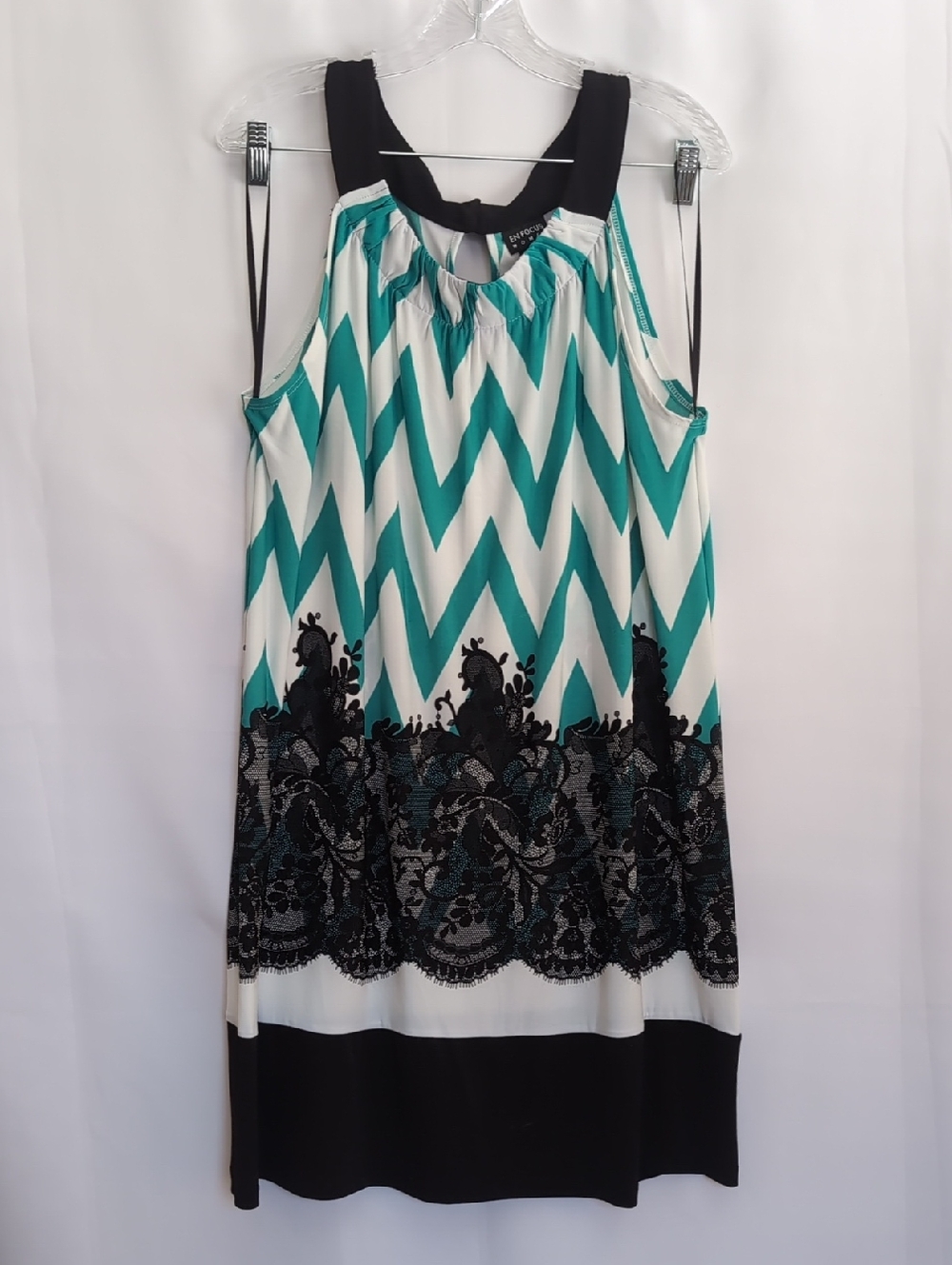 En Focus Chevron Midi Dress
